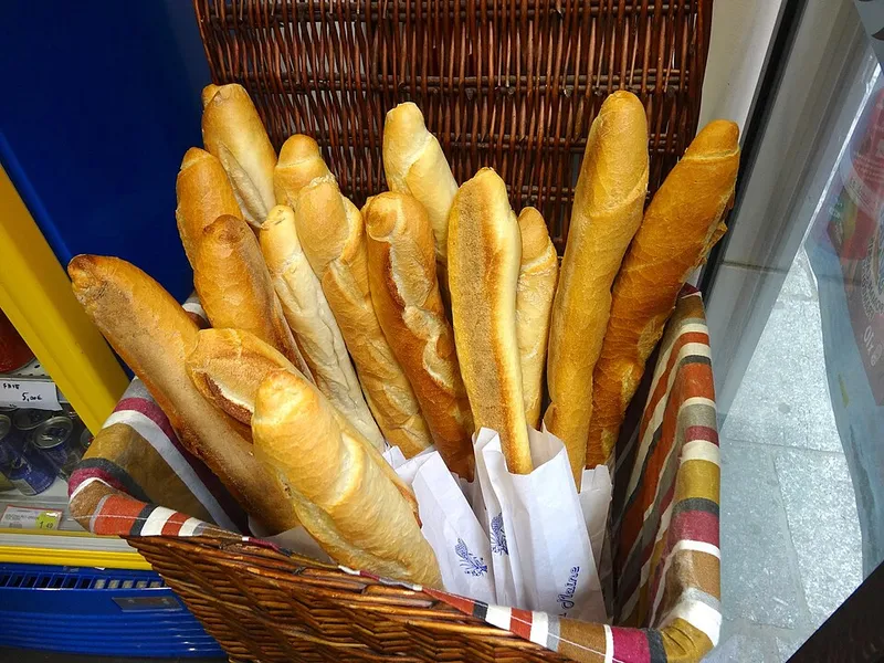Baguette tradition